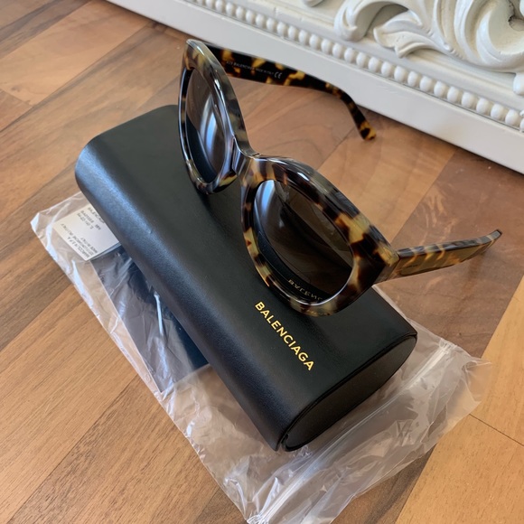 NOT AVAILABLE - Picture 5 of 6